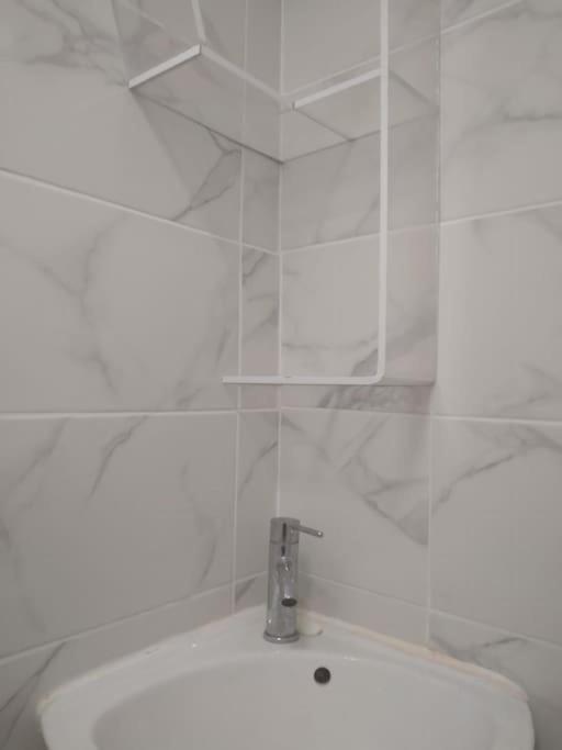 Tres Joli Petit Studio Aux Portes Paris อีวรี-ซูร์-แซ็น ภายนอก รูปภาพ