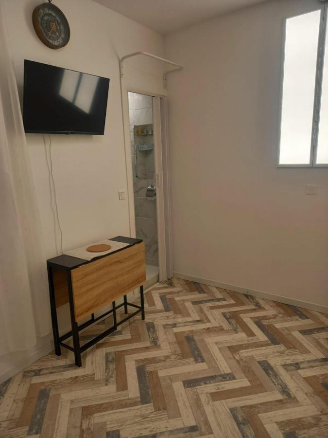 Tres Joli Petit Studio Aux Portes Paris อีวรี-ซูร์-แซ็น ภายนอก รูปภาพ